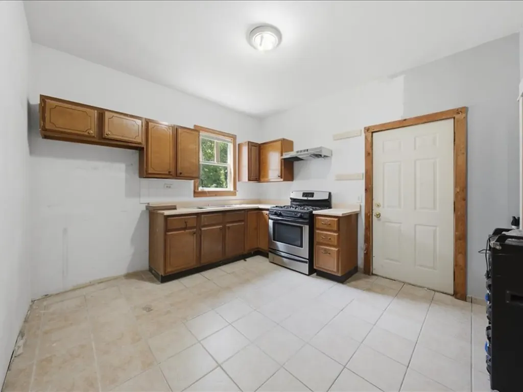 11754 South Wallace Street Chicago IL 60628