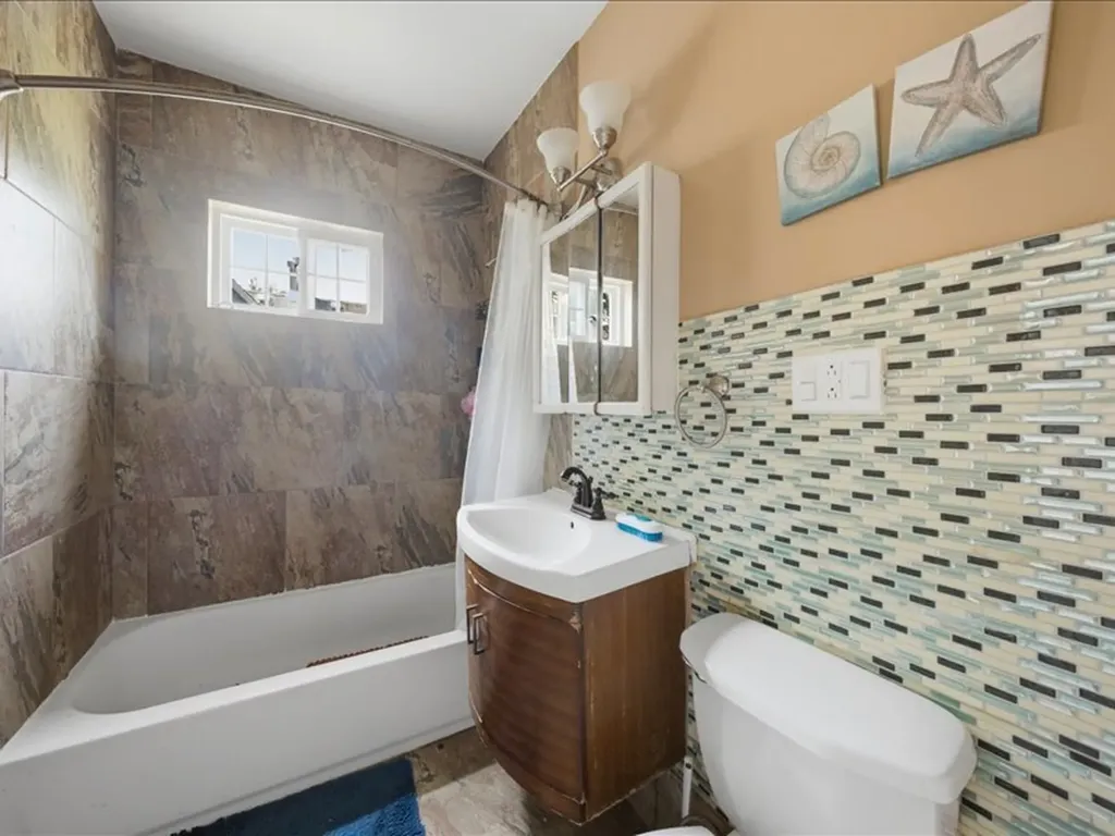 11754 South Wallace Street Chicago IL 60628