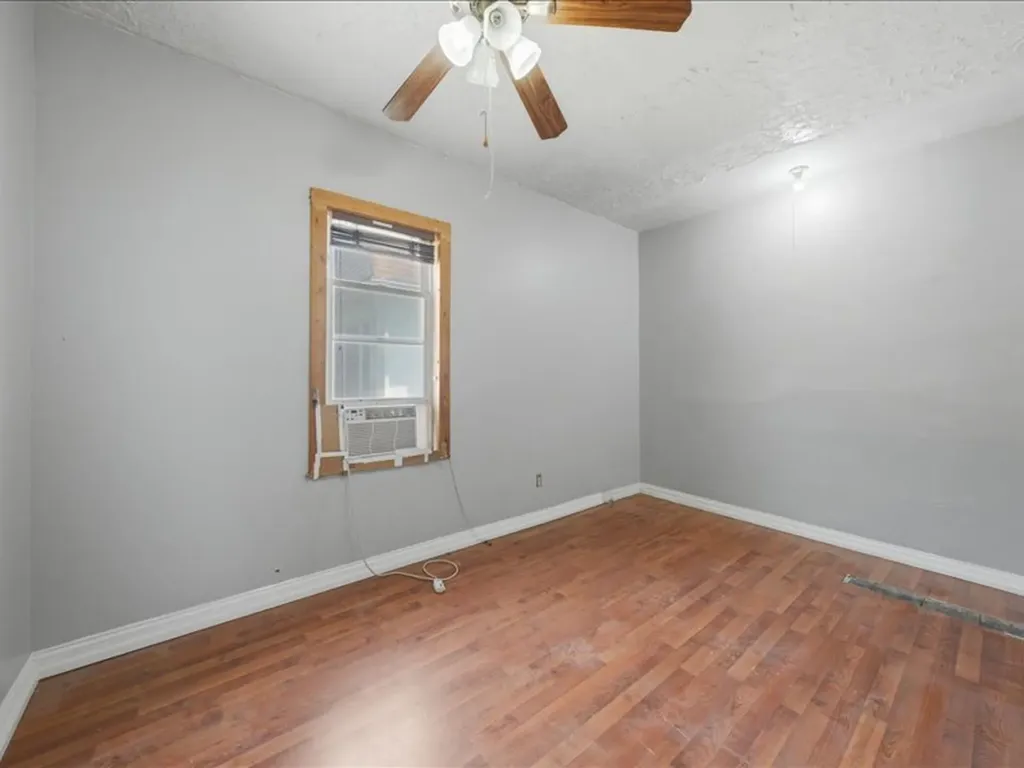 11754 South Wallace Street Chicago IL 60628