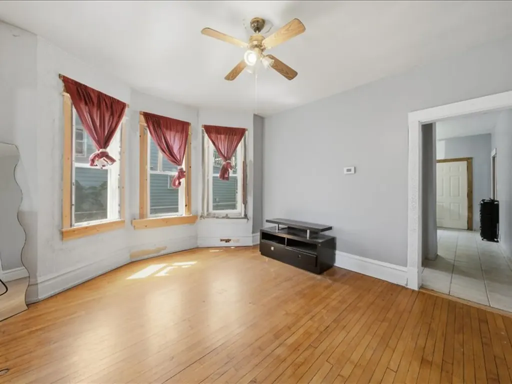 11754 South Wallace Street Chicago IL 60628