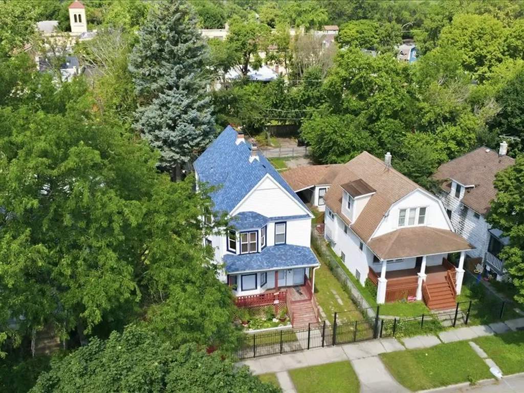 11754 South Wallace Street Chicago IL 60628