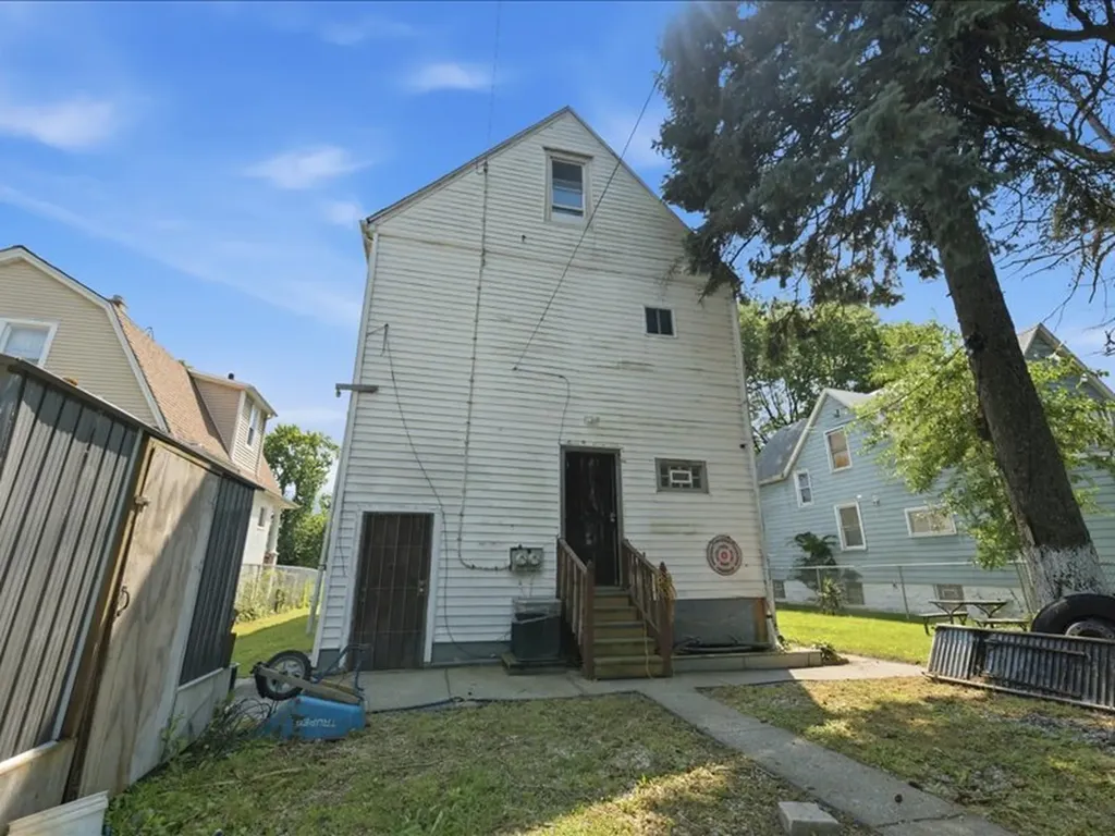 11754 South Wallace Street Chicago IL 60628