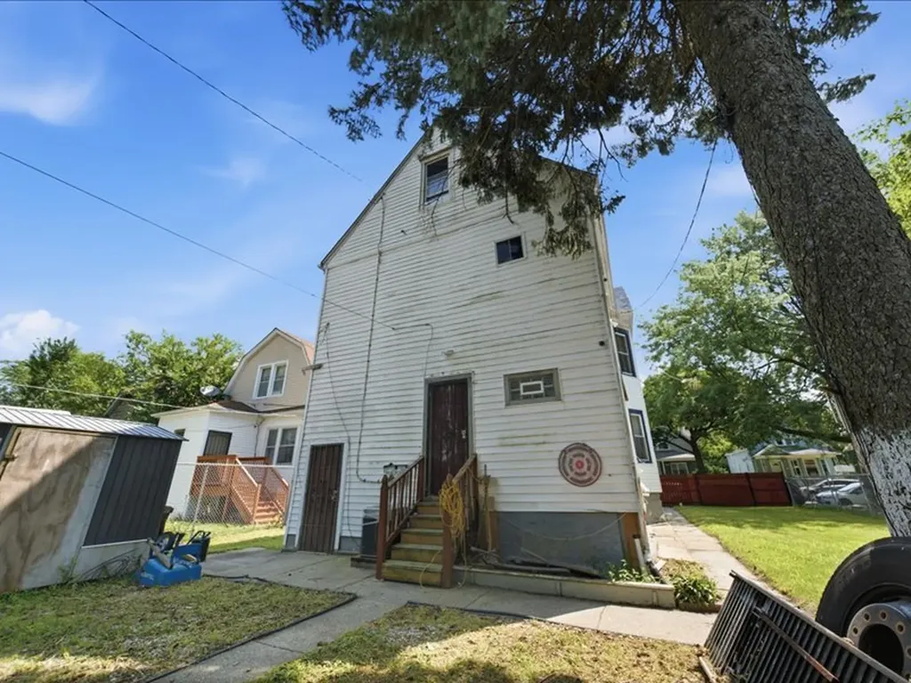 11754 South Wallace Street Chicago IL 60628