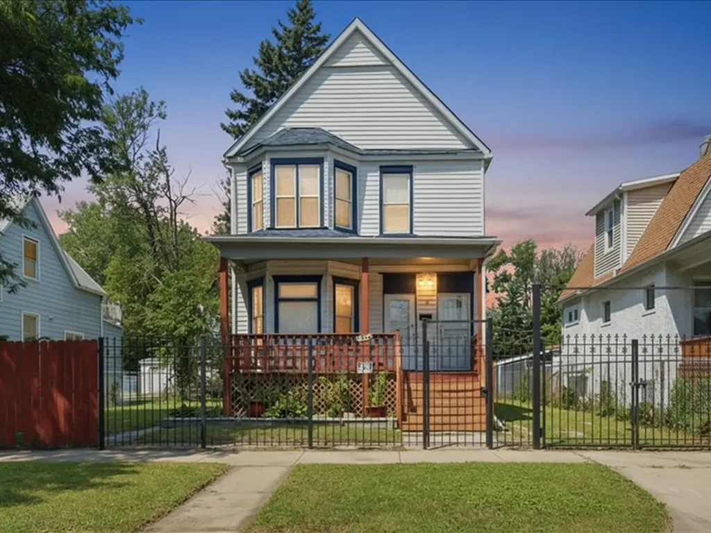 11754 South Wallace Street Chicago IL 60628