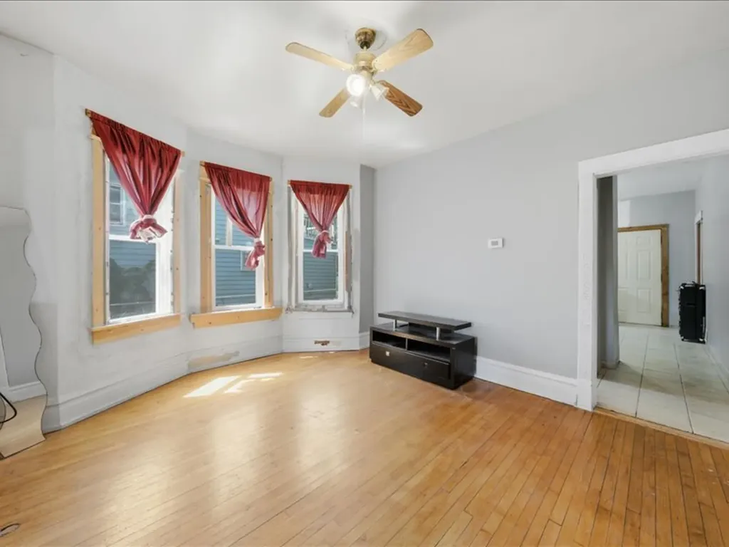 11754 South Wallace Street Chicago IL 60628