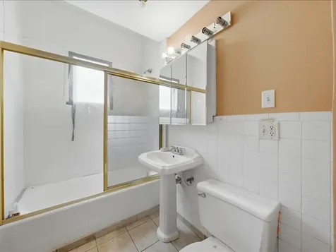 11754 South Wallace Street Chicago IL 60628