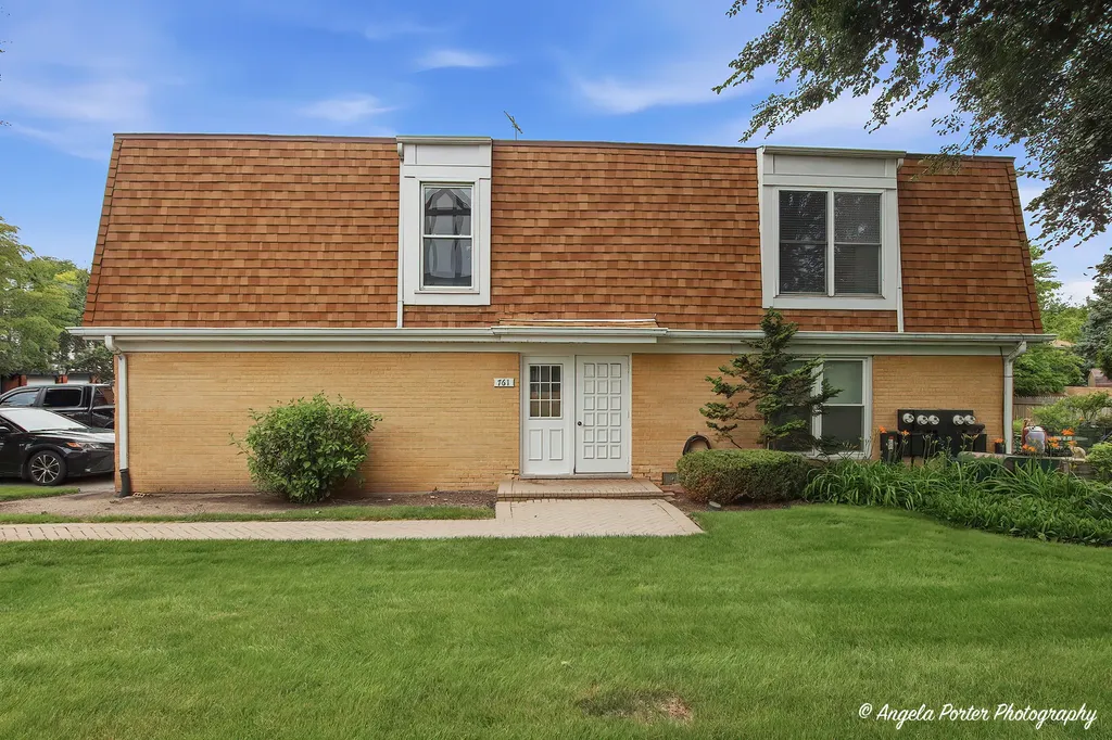 761 Garfield Avenue Libertyville IL 60048