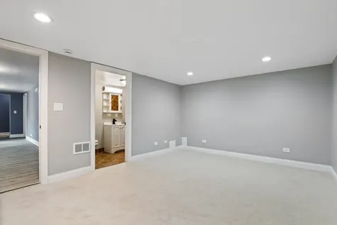 15321 Lincoln Avenue Harvey IL 60426