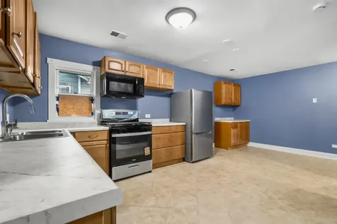 15321 Lincoln Avenue Harvey IL 60426