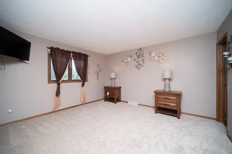 1781 Bracknel Boulevard Rockford IL 61103