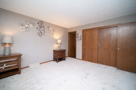 1781 Bracknel Boulevard Rockford IL 61103