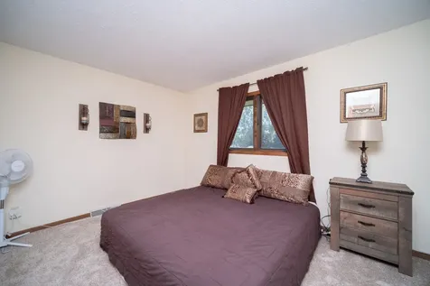 1781 Bracknel Boulevard Rockford IL 61103