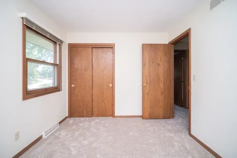 1781 Bracknel Boulevard Rockford IL 61103