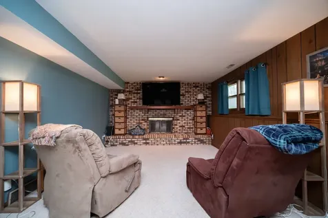 1781 Bracknel Boulevard Rockford IL 61103
