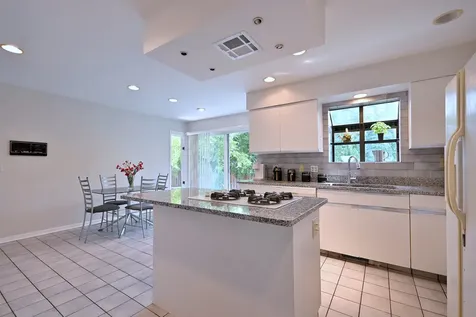 2005 Mallard Drive Northbrook IL 60062