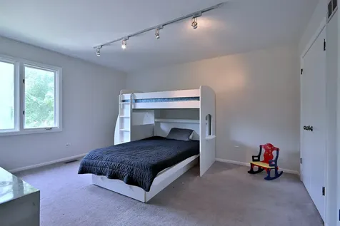 2005 Mallard Drive Northbrook IL 60062