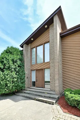 2005 Mallard Drive Northbrook IL 60062