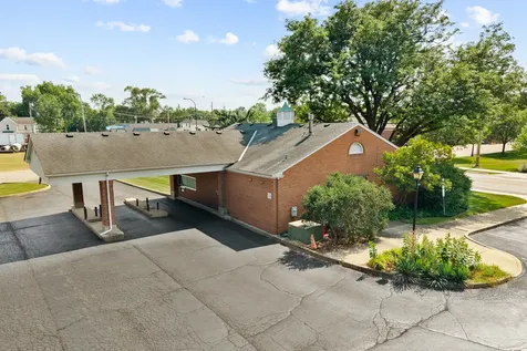 111 East Side Drive Geneva IL 60134