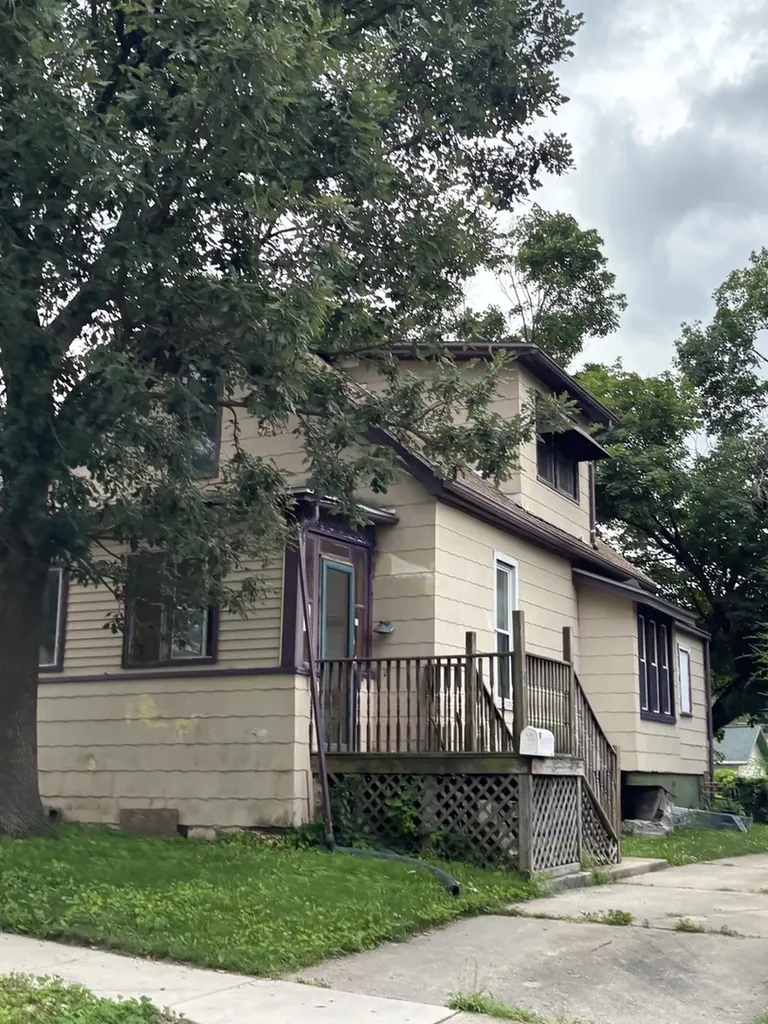 807 East Miller Street Bloomington IL 61701