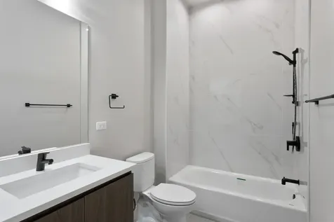 2475 West Foster Avenue Chicago IL 60625