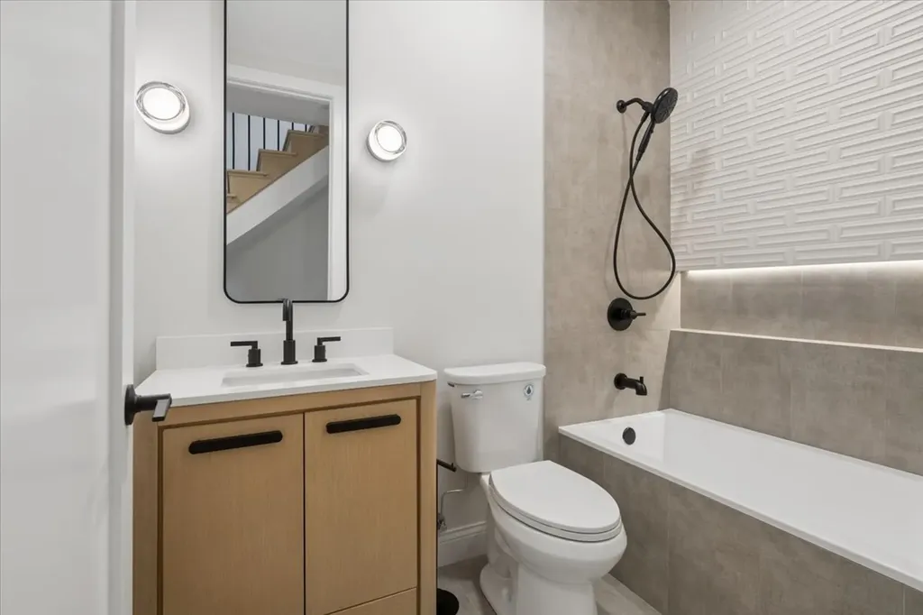 3739 North Clifton Avenue Chicago IL 60613