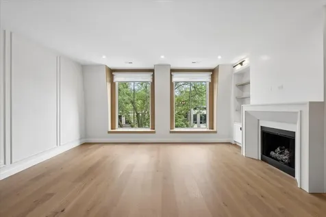 3739 North Clifton Avenue Chicago IL 60613