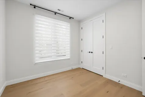 3739 North Clifton Avenue Chicago IL 60613