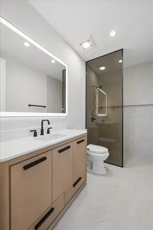 3739 North Clifton Avenue Chicago IL 60613