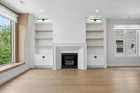 3739 North Clifton Avenue Chicago IL 60613