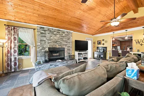 1613 Locust Road Morris IL 60450