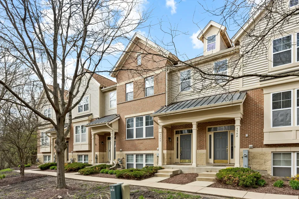 5546 Cambridge Way Hanover Park IL 60133