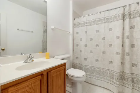 5546 Cambridge Way Hanover Park IL 60133