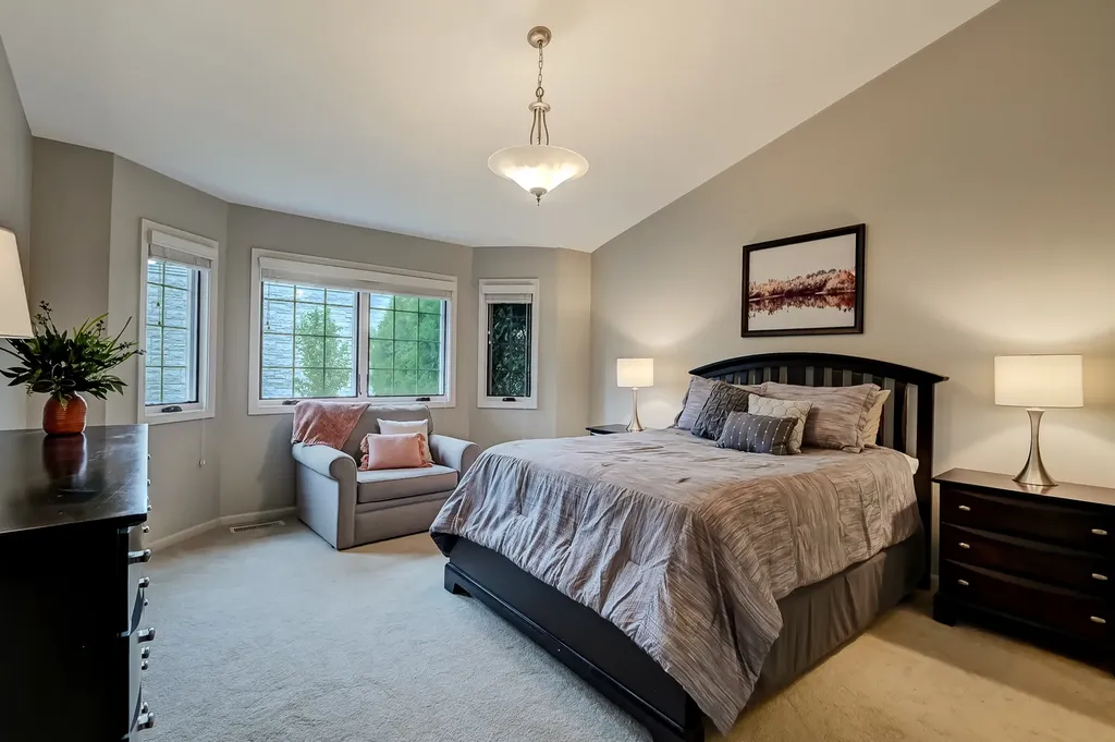5412 Commonwealth Avenue Western Springs IL 60558