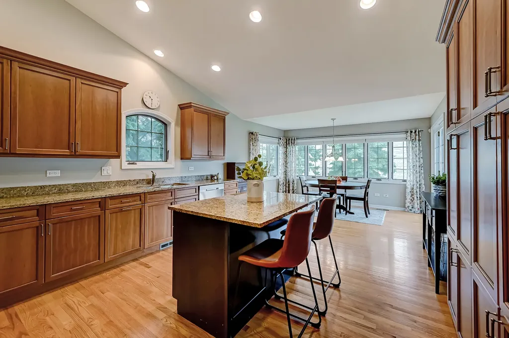 5412 Commonwealth Avenue Western Springs IL 60558
