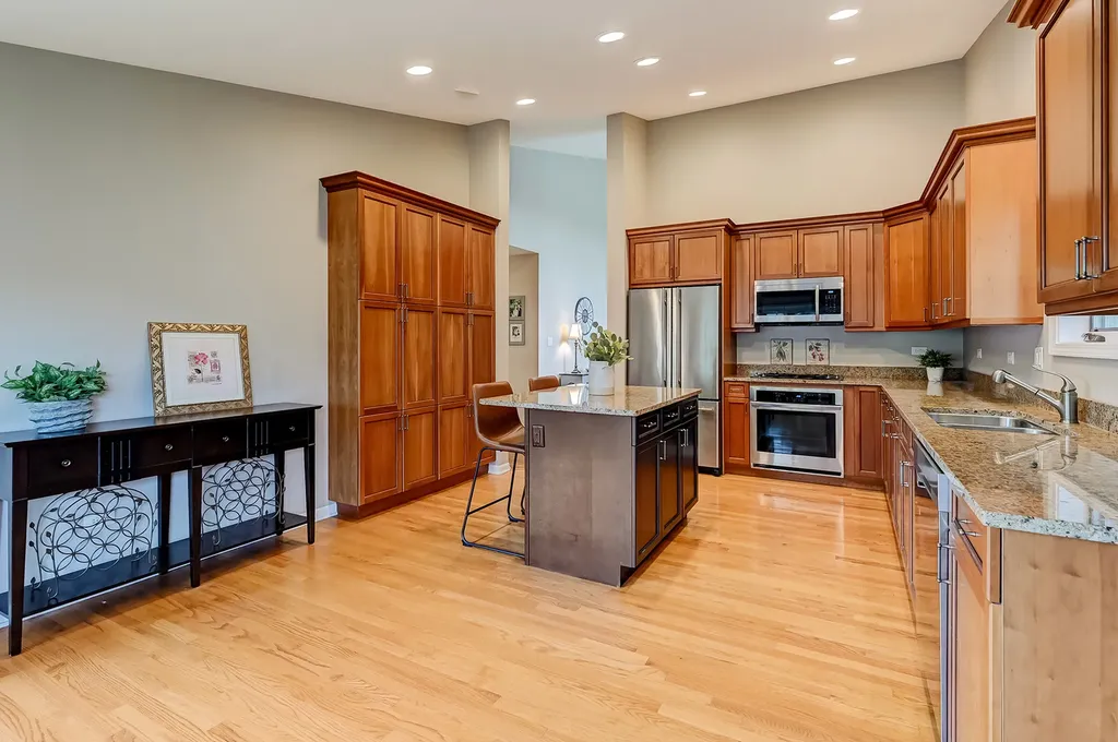 5412 Commonwealth Avenue Western Springs IL 60558