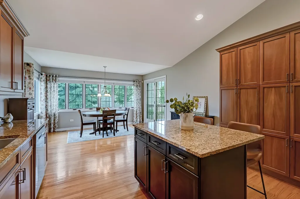 5412 Commonwealth Avenue Western Springs IL 60558