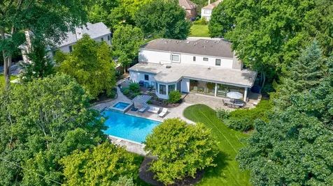 911 Oak Drive Glencoe IL 60022