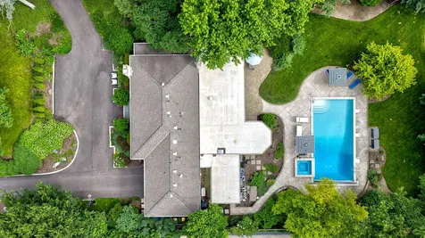 911 Oak Drive Glencoe IL 60022