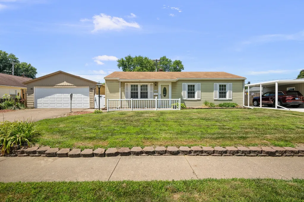 3533 10TH Street East Moline IL 61244