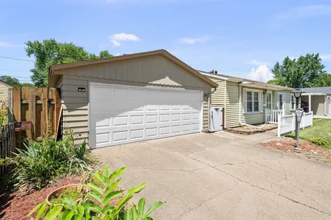 3533 10TH Street East Moline IL 61244