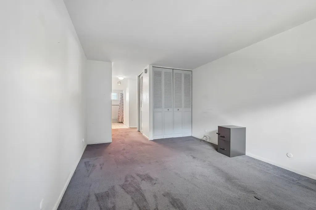 6359 North Ridge Avenue Chicago IL 60660