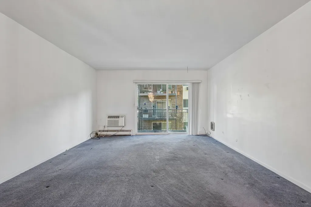 6359 North Ridge Avenue Chicago IL 60660