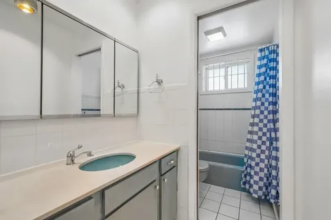 6359 North Ridge Avenue Chicago IL 60660