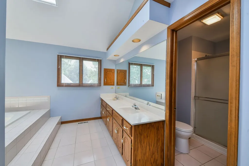 2324 Kalamazoo Drive Naperville IL 60565