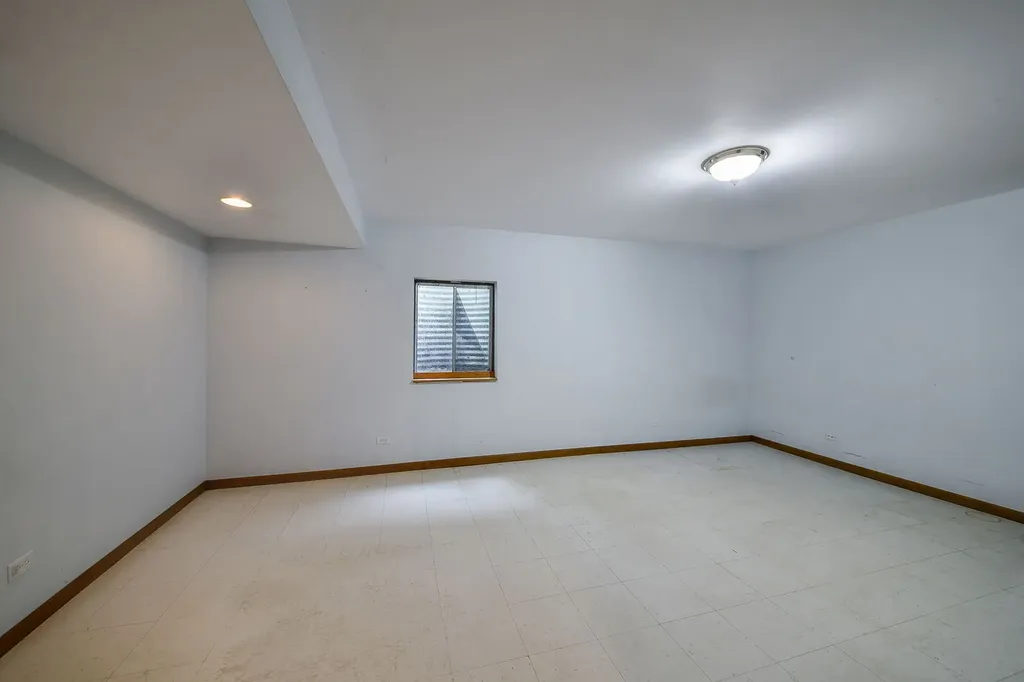 2324 Kalamazoo Drive Naperville IL 60565