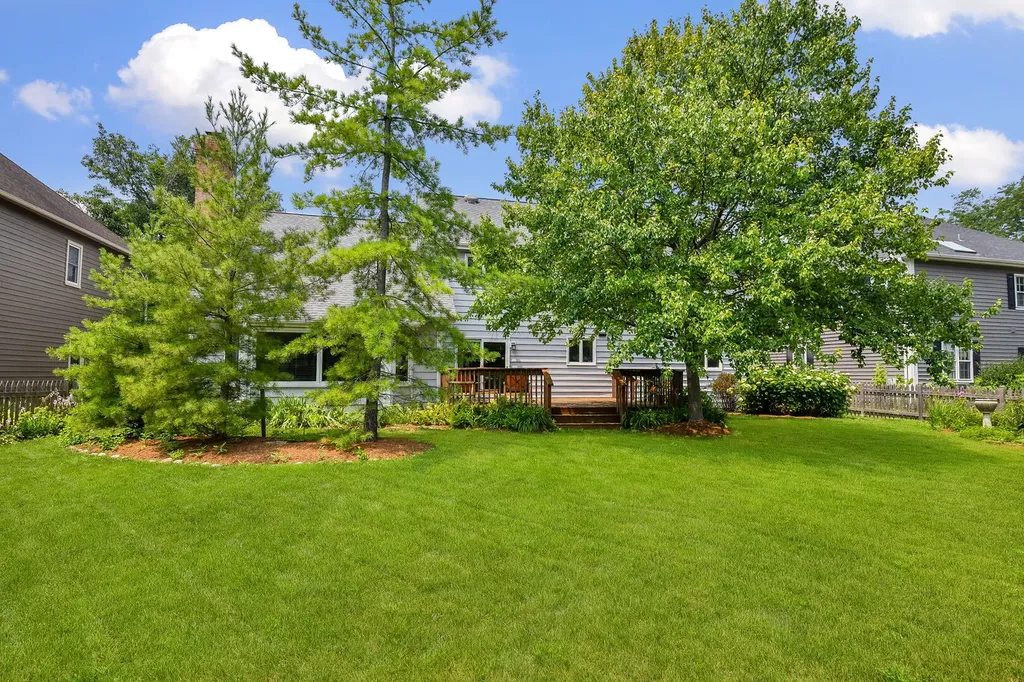 2324 Kalamazoo Drive Naperville IL 60565