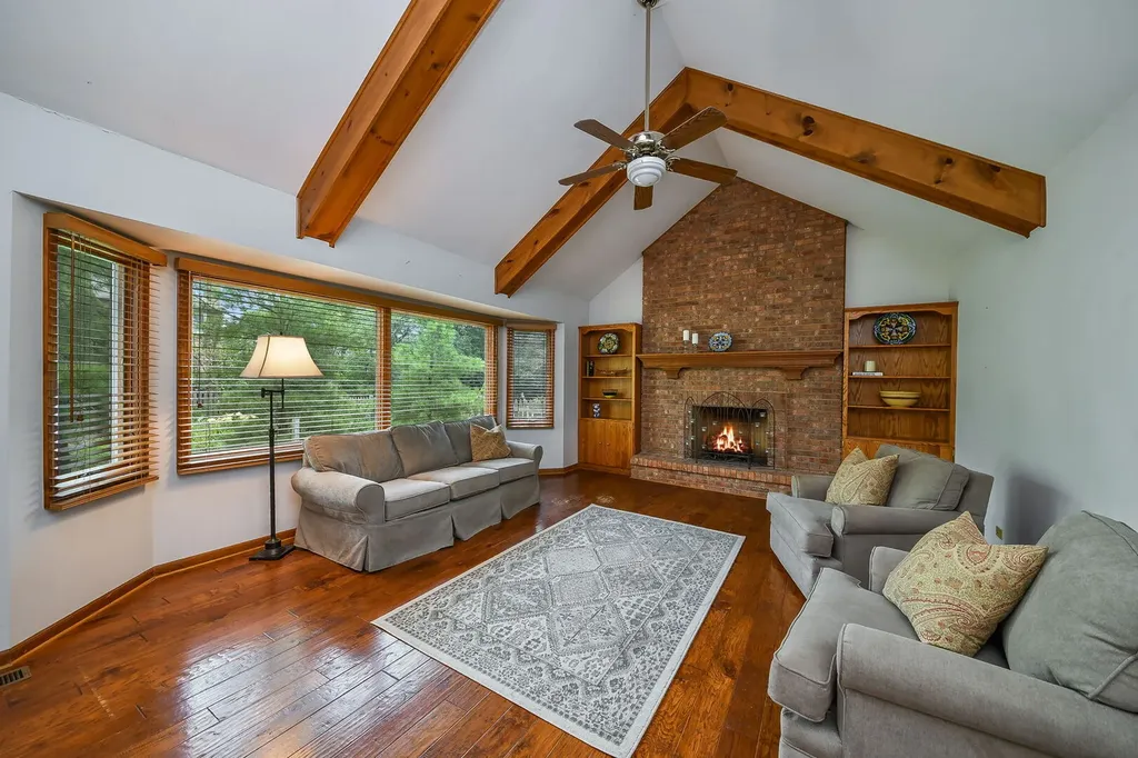 2324 Kalamazoo Drive Naperville IL 60565