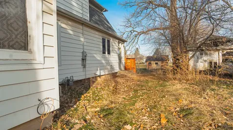 206 West 1st Street Lostant IL 61334