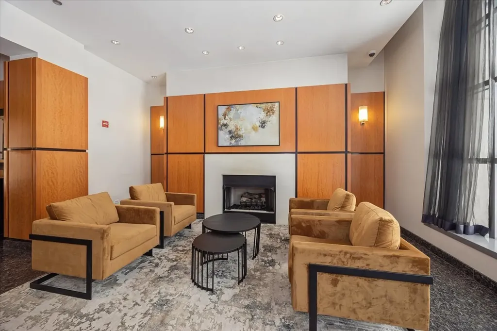 160 East Illinois Street Chicago IL 60611