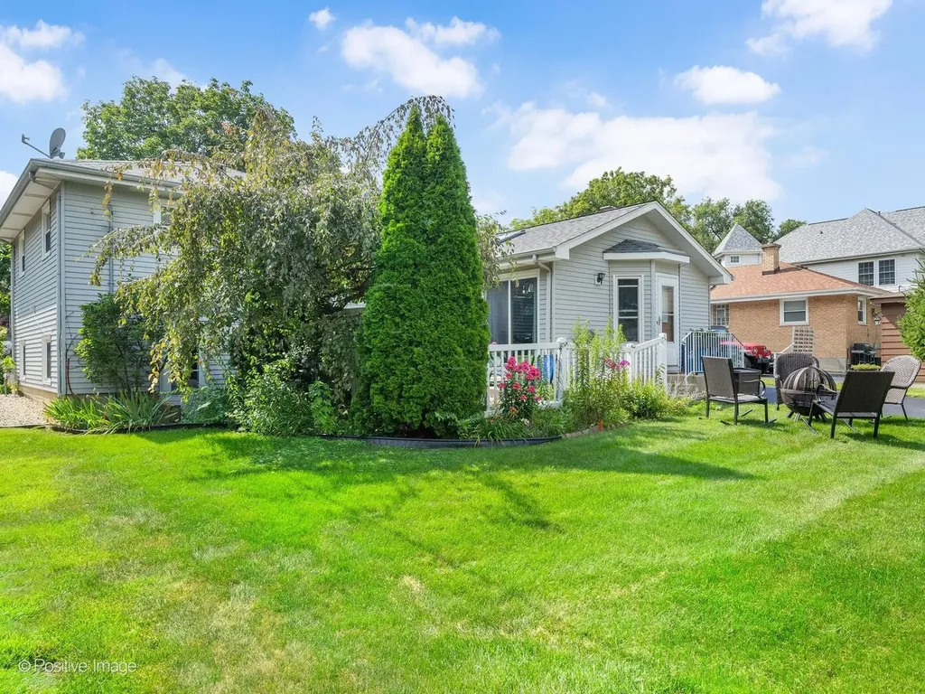 4733 South Pershing Avenue Downers Grove IL 60515